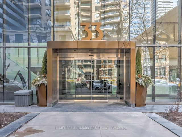 1405 - 33 Charles St E