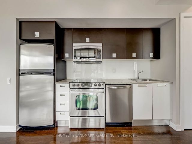 1405 - 33 Charles St E