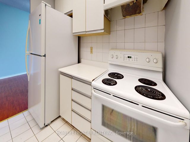 713 - 7 Bishop Ave