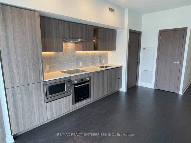 4102 - 19 Bathurst St