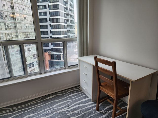 1306 - 24 Wellesley St W