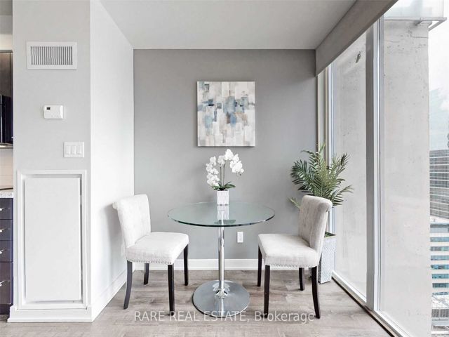 2702 - 126 Simcoe St