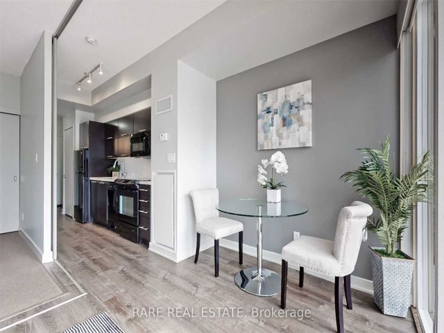 2702 - 126 Simcoe St