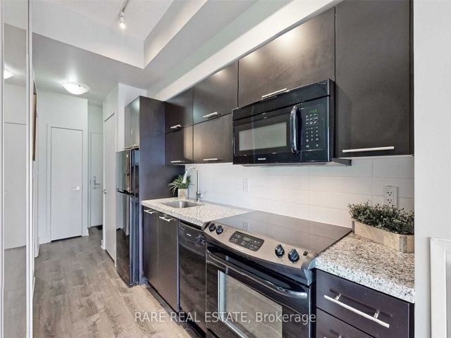 2702 - 126 Simcoe St