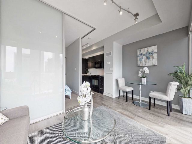 2702 - 126 Simcoe St