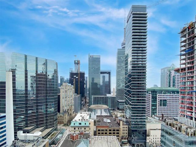 2702 - 126 Simcoe St