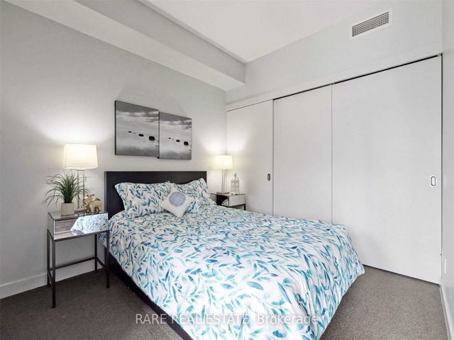 2702 - 126 Simcoe St