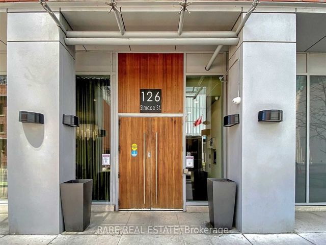 2702 - 126 Simcoe St