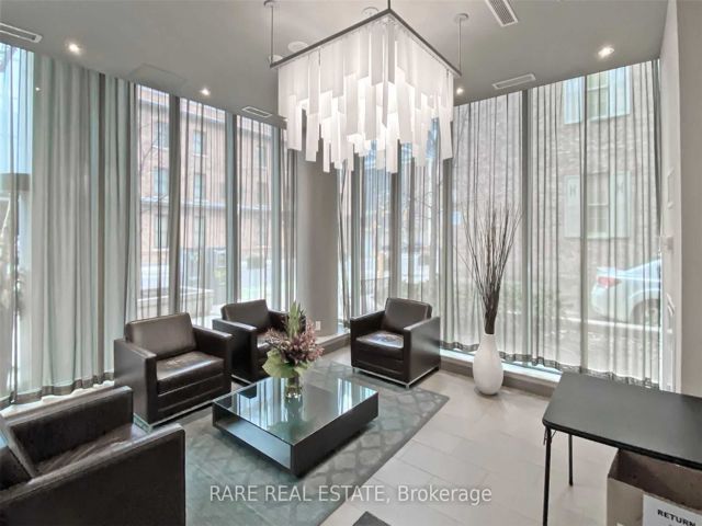 2702 - 126 Simcoe St