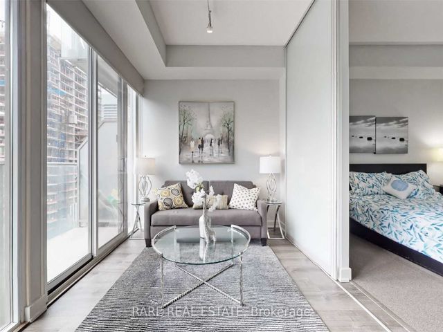 2702 - 126 Simcoe St