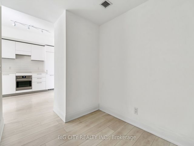 309 - 33 Frederick Todd Way