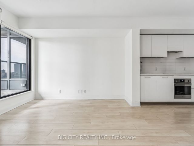 309 - 33 Frederick Todd Way