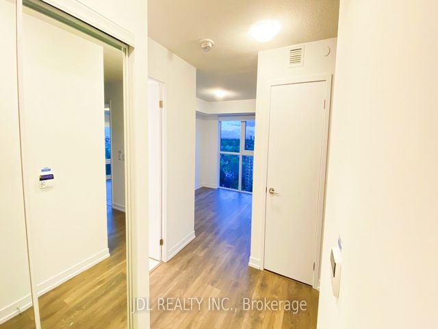 2012 - 219 Dundas St E