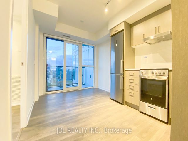 2012 - 219 Dundas St E