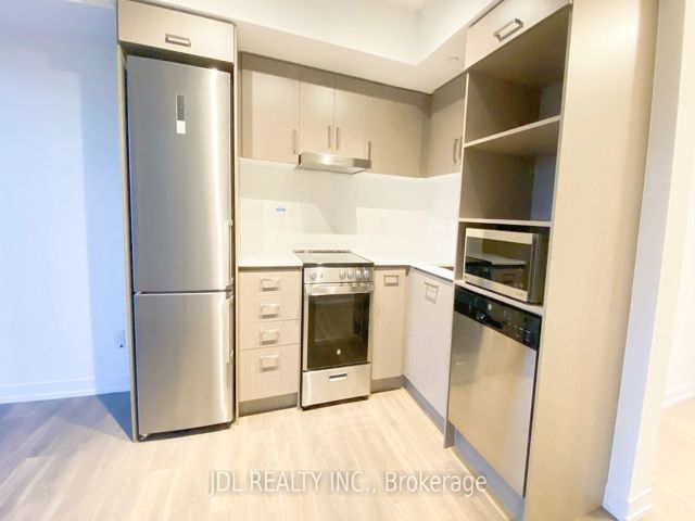 2012 - 219 Dundas St E