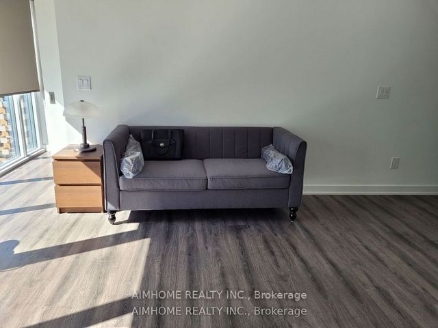 1405 - 65 Mutual St