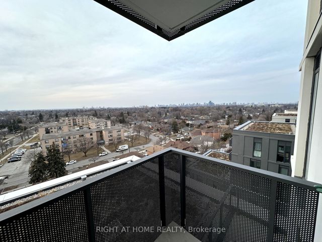 1024 - 500 Wilson Ave