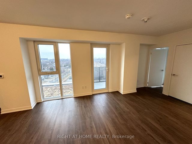 1024 - 500 Wilson Ave