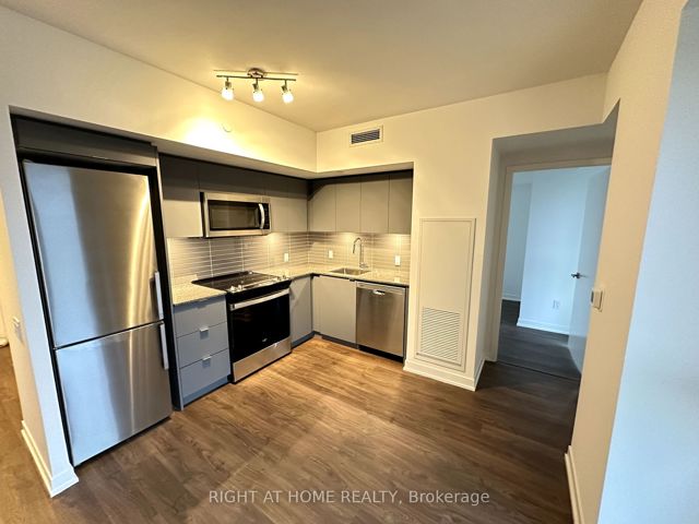 1024 - 500 Wilson Ave
