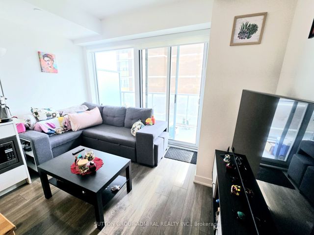 1009 - 195 Redpath Ave