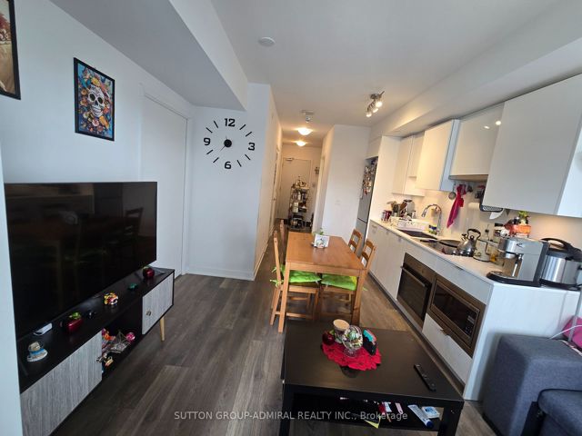 1009 - 195 Redpath Ave
