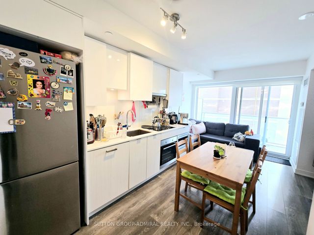 1009 - 195 Redpath Ave