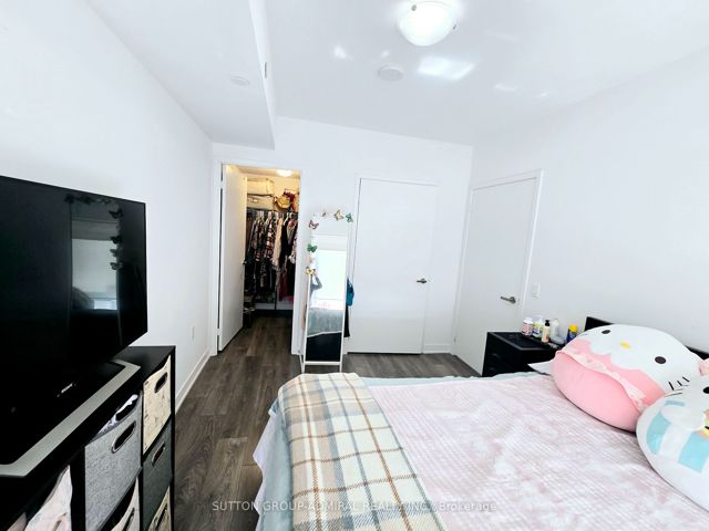 1009 - 195 Redpath Ave