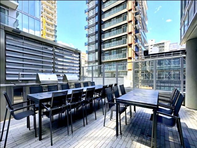 1009 - 195 Redpath Ave