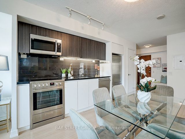 521 - 85 Queens Wharf Rd