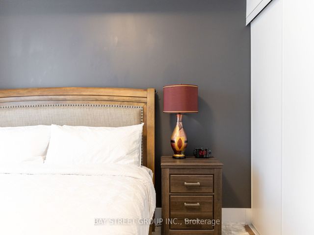 3710 - 300 Front St W