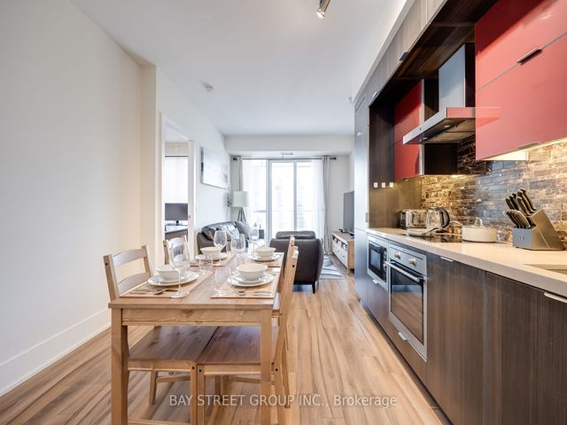 3710 - 300 Front St W