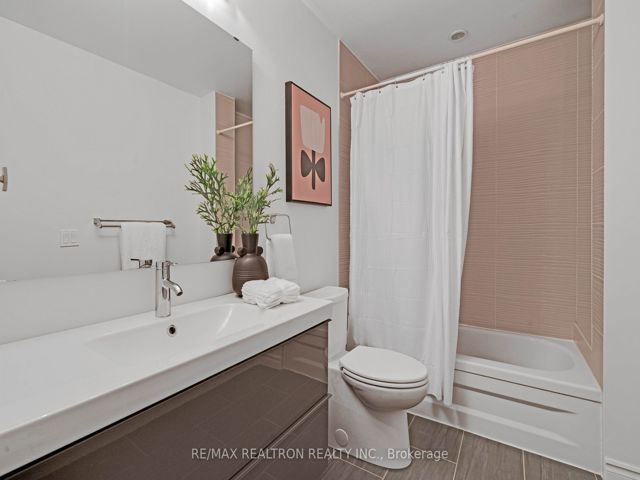 17 - 296 Torresdale Ave