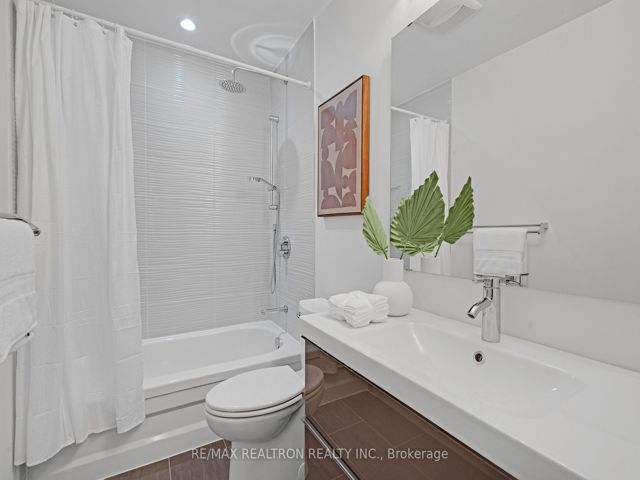 17 - 296 Torresdale Ave