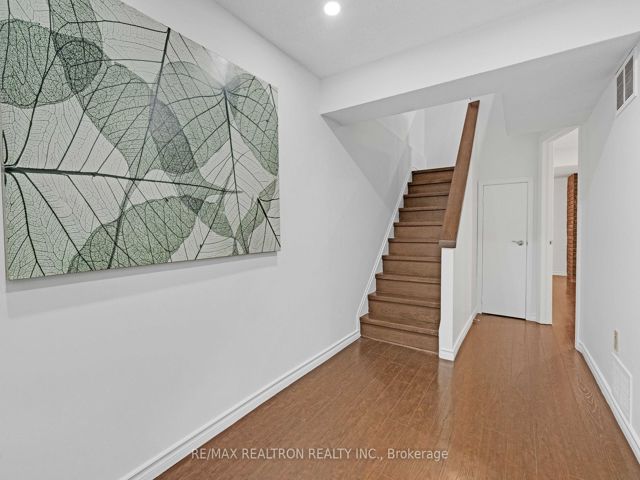 17 - 296 Torresdale Ave