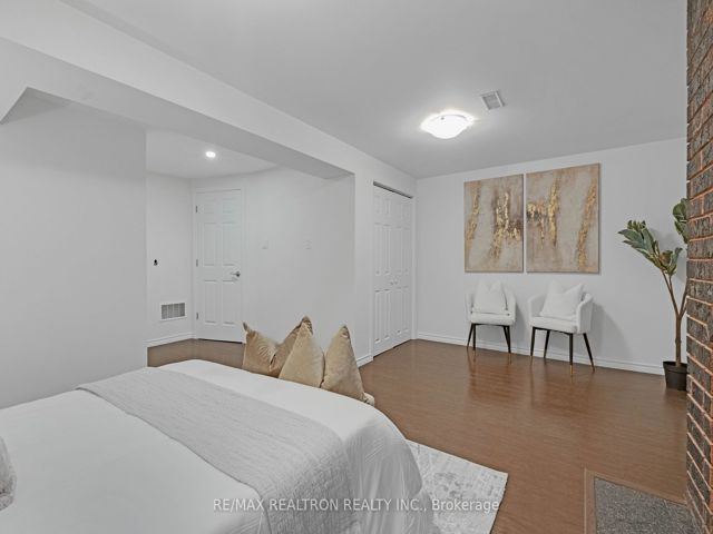 17 - 296 Torresdale Ave