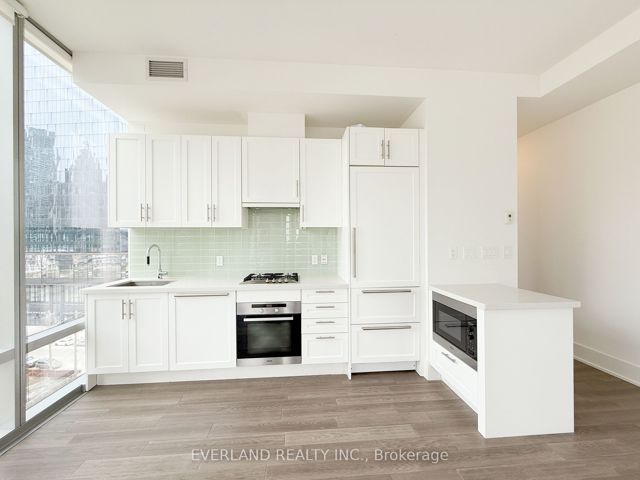 840 - 39 Queens Quay E