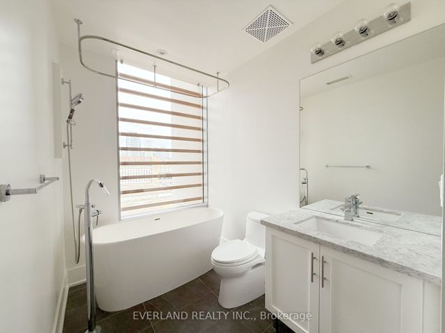840 - 39 Queens Quay E