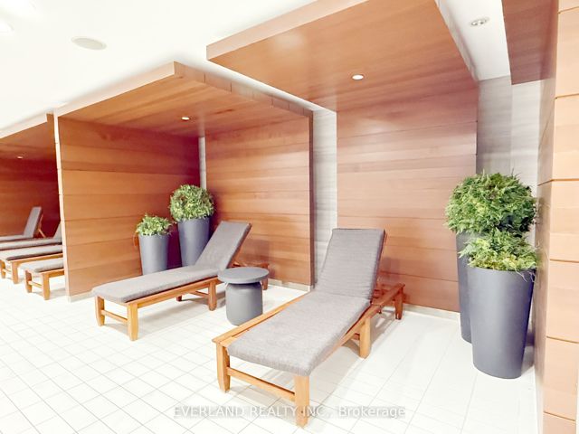840 - 39 Queens Quay E