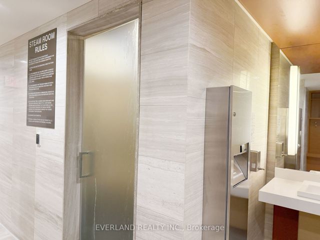 840 - 39 Queens Quay E
