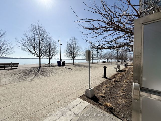 840 - 39 Queens Quay E
