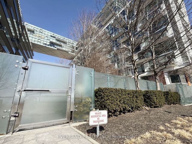 840 - 39 Queens Quay E