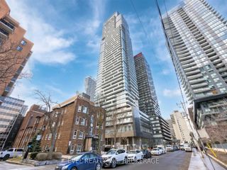 1210 - 39 Roehampton Ave