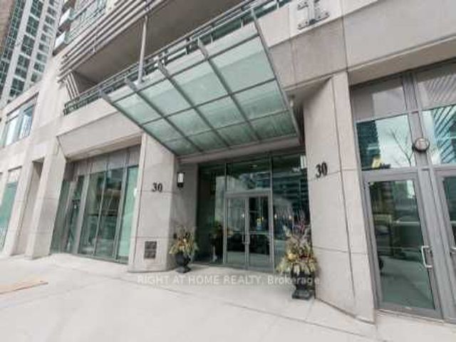 1515 - 30 Grand Trunk Cres