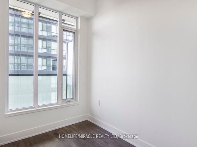 2905 - 575 Bloor St E