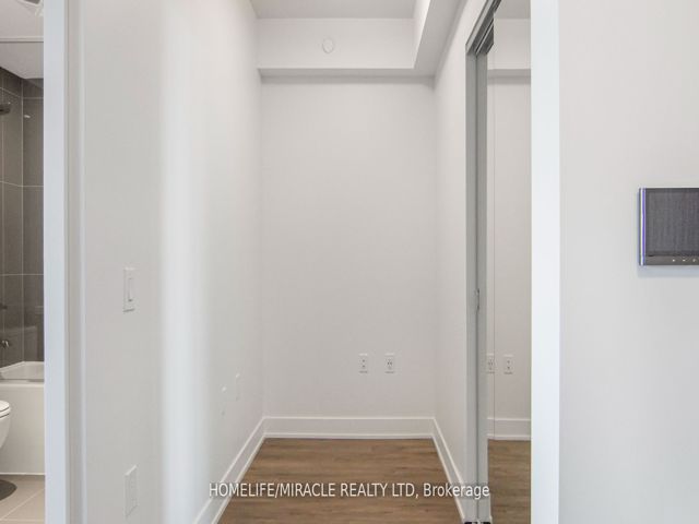 2905 - 575 Bloor St E