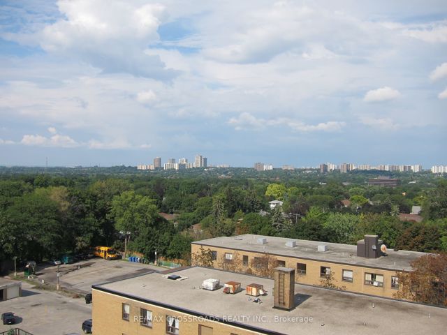 709 - 676 Sheppard Ave E