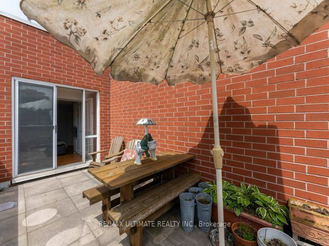 PH13 - 300 Balliol St