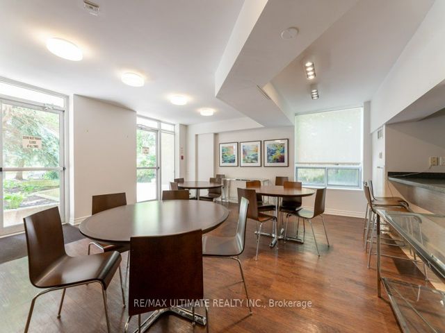 PH13 - 300 Balliol St