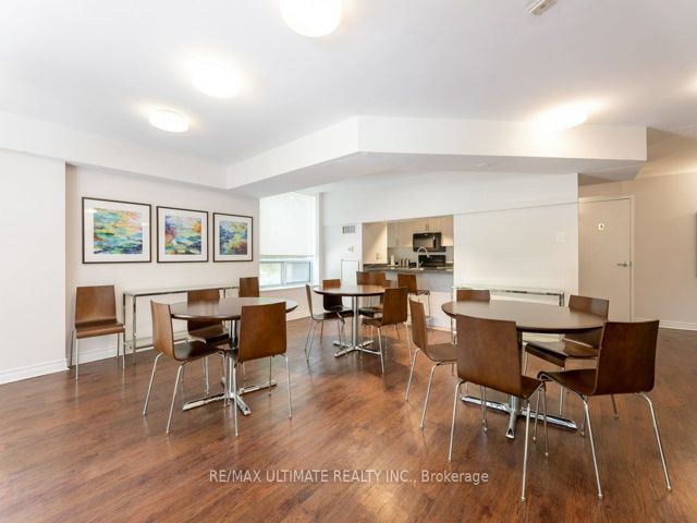 PH13 - 300 Balliol St