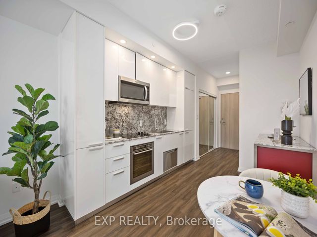 303 - 75 Canterbury Pl